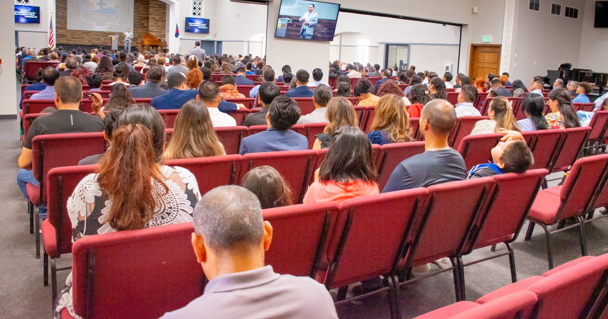 IBBLB's tweet photo. Tuvimos una tremenda asistencia este Domingo con 11 visitantes y una salvación, aún en medio del verano la asistencia no ha disminuido. Otra vez buena música, buen espíritu y un poderoso mensaje. ¡Dios es bueno!🙏

Youtube: https://t.co/2ovxrwPwFK https://t.co/rj8iEKQPql