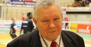 Reino Kosonen nosti lentopallovalmennuksen aivan uudelle tasolle. #kiveenhakatut <a href="/yleurheilu/">Yle Urheilu</a> <a href="/YleAreena/">Yle Areena</a>  <a href="/yleradio1/">Yle Radio 1</a> tiistaina 23.7.2024 kello 13 ja uusintana 21.05.