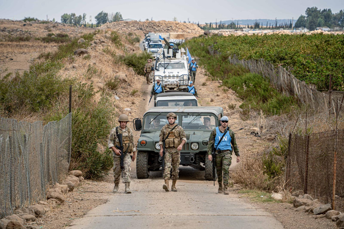 EjercitoTierra's tweet photo. ¡Buenas noches! Comienza la cuenta atrás para #BrigadaGuzmánelBueno. 
Los puestos clave 🗝️ del contingente #LHXLII @UNIFIL_ parten hacia #Líbano 🇱🇧 para reconocimiento previo y obtener información directa de la situación, antes del despliegue en noviembre. #SomostuEjército 🇪🇸 https://t.co/RkmUCFvelq