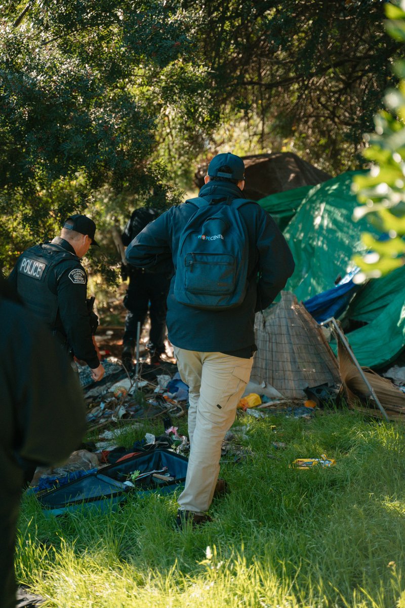 𝙋𝙧𝙤𝙖𝙘𝙩𝙞𝙫𝙚 𝙀𝙣𝙜𝙖𝙜𝙚𝙢𝙚𝙣𝙩: 𝙈𝙖𝙠𝙞𝙣𝙜 𝙖 𝘿𝙞𝙛𝙛𝙚𝙧𝙚𝙣𝙘𝙚
Through proactive engagement, we provide services and build rapport with individuals experiencing homelessness at known hotspots in participating cities. By engaging during times of lower call activity,