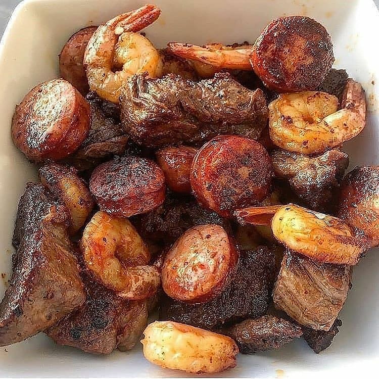 Lowcarbjiji's tweet image. 🥩Ended the evening with a light meat salad - steak, shrimp, and sausage 😛

🥩This was all made in one skillet - 2 minutes on each side. Don’t make it complicated! Tag a friend who would love this.

By: ms.grace
#lowcarb #ketohacks #hflcdiet #ketofastfood