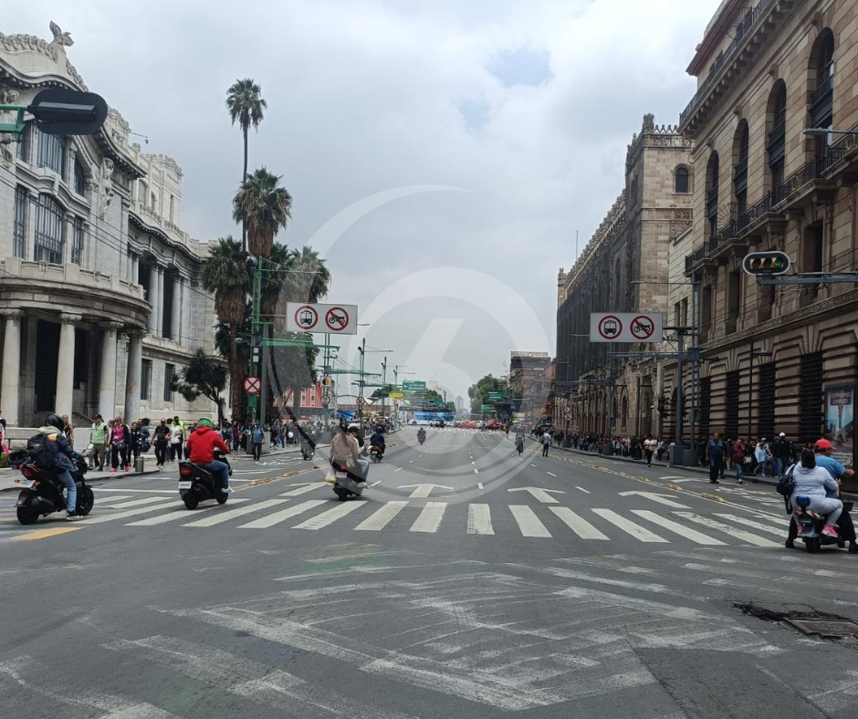 canal6tv's tweet photo. 📌Integrantes de la Organización Nacional del Poder Popular (#ONPP), realizan plantón provisional en Eje Central Lázaro Cárdenas, #CDMX exigen transparencia en los recursos para vivienda, mayor presupuesto para compra de suelo y término de obras y expropiación de predios. https://t.co/8HKyh3Cint