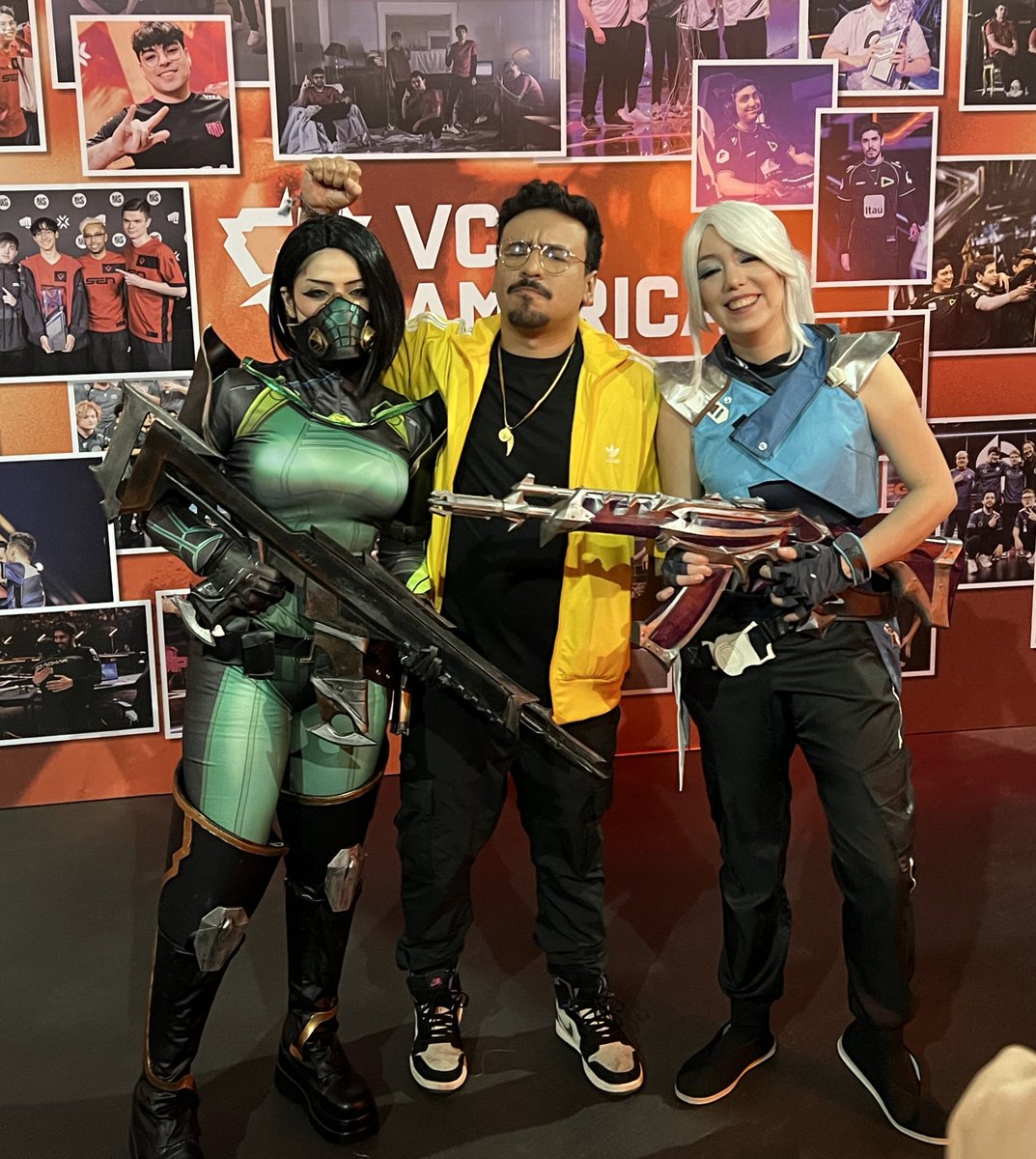 olasoyyadiss's tweet photo. Ser cosplayer es lo mejor que me pudo pasar, ayer fue un día increíble #VCTAmericas #riotlatam https://t.co/Y8NBirWEji