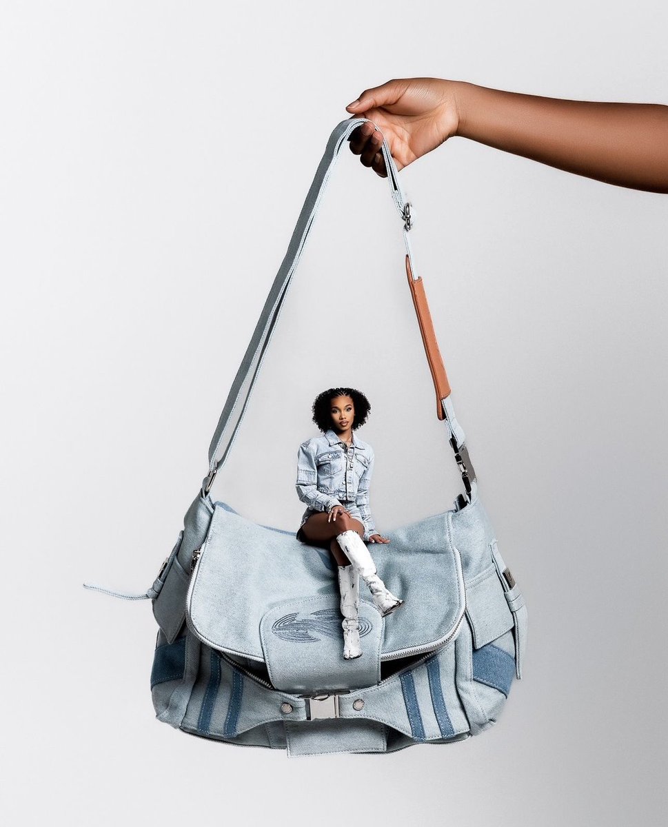 _telley_'s tweet image. Because who doesn’t love denim? 🤍 @vyrslo