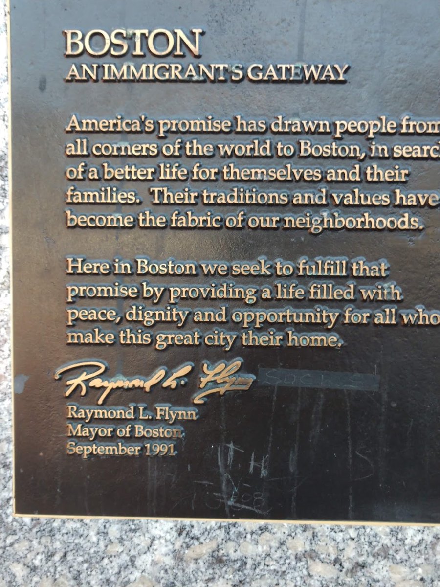 TheBostonIrish's tweet photo. Happy Birthday #RayFlynn, former #BostonMayor + #USAmbassador, friend of #Boston working people, #Immigrants #longshoremen. #SouthBoston @EdforBoston @flynncruiseport @PortofBos @CityOfBoston @DTownBostonBID https://t.co/7JU02COSTB https://t.co/xy7OYFIXPO