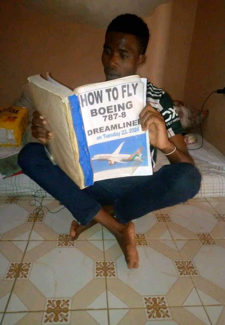 Ila Wakenya jau sana, kesho wanaandamana Airport eti Mjomba hapa ndiyo anapitia mbili tatu ili kesho arushe ndege. 😂