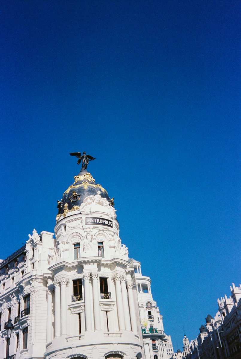 Frogtography_es's tweet photo. El edificio Metropolis queda bien incluso mal encuadrado, que maravilla
#analogic #mm #analogphotography #film #filmphotography #filmisnotdead #analogue #photography #analog #analogicphotography #mmfilm #kodak #analogica #photo #fotografiaanalogica #analogfilm #mmphotography https://t.co/886HdDUDav