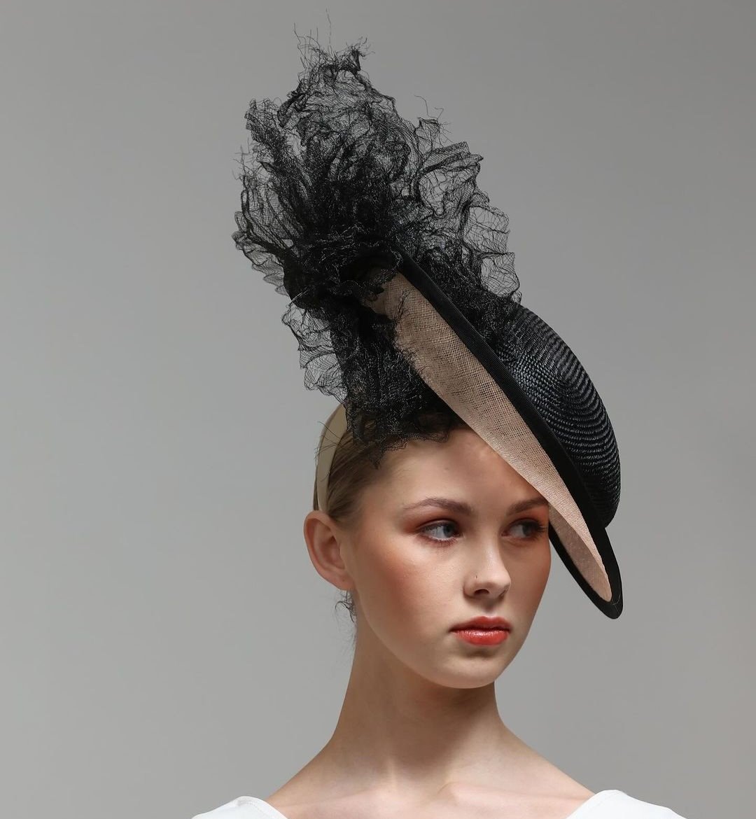 CIFDtweets's tweet photo. Raceday Ready from @wendylouisehats #irishfashion #milliner #Irishmilliner #hat #blackhat #statementhat #hatfortheraces #bestdressed #hatforawedding #handmade #irishfashionart #wendylouisedesigns #irishdesign #CIFD https://t.co/uqiX0X1ovs