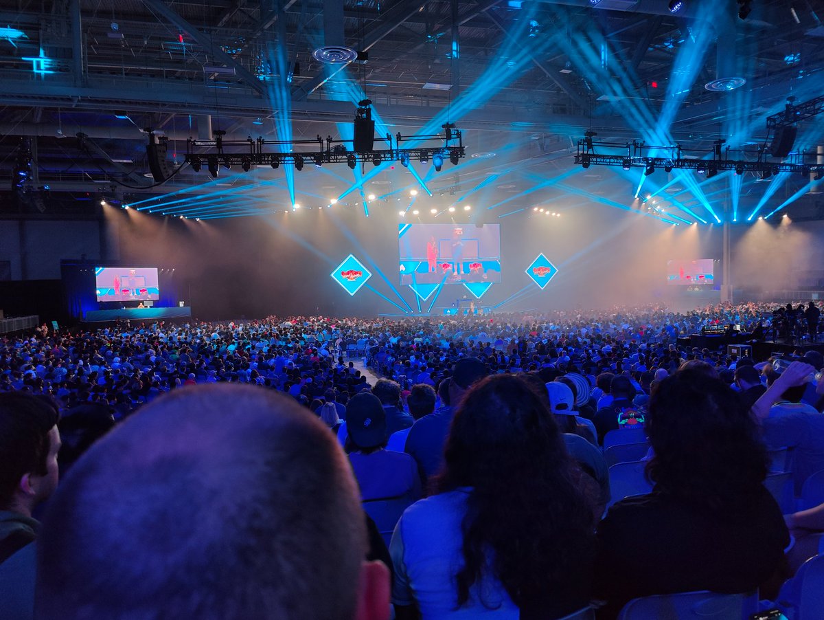 had a banger of a time at #Evo2024, thanks for driving me around and showing me the best food <a href="/Golden_boy_808/">Gold</a> 

can't wait for Evo 2025