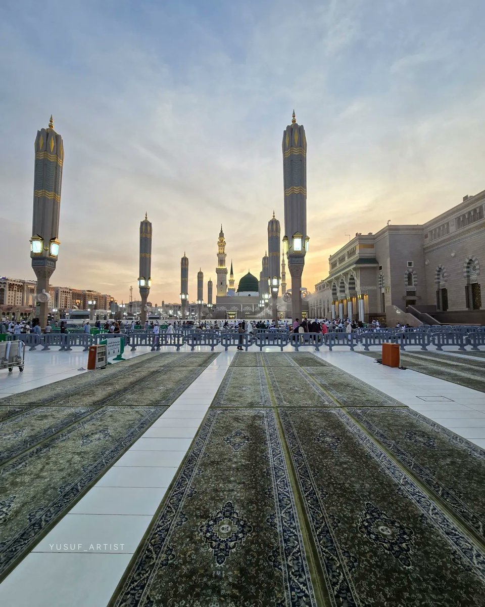 Yusuf_artist_'s tweet photo. قد ترحل من المدينة ولاترحل من قلبك أبداً
زيارة واحدة كفيلة بأن تجعل المدينة
تسكن قلبك وفكرك طول عمرك
واللي مازار المدينة
مافاته نص عمره فاته عمره كله 
هنيئاً هنيئاً أهل طيبة  💜 ✨🍃 https://t.co/b4kNcHFBIj