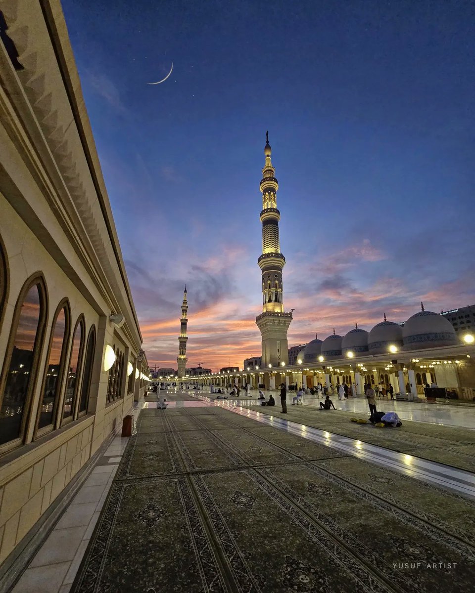 Yusuf_artist_'s tweet photo. قد ترحل من المدينة ولاترحل من قلبك أبداً
زيارة واحدة كفيلة بأن تجعل المدينة
تسكن قلبك وفكرك طول عمرك
واللي مازار المدينة
مافاته نص عمره فاته عمره كله 
هنيئاً هنيئاً أهل طيبة  💜 ✨🍃 https://t.co/b4kNcHFBIj