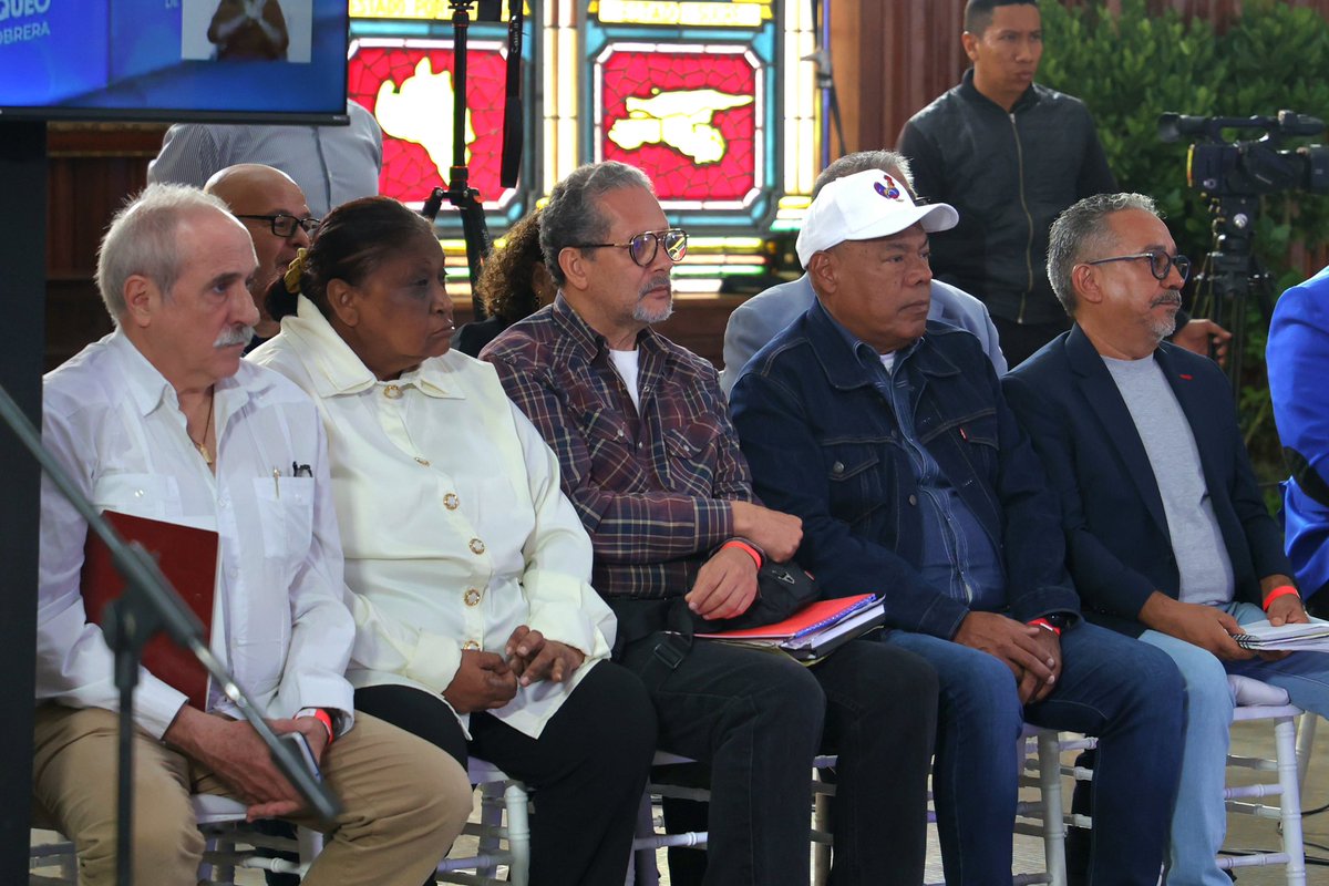 Instalamos la mesa técnica nacional con tod@s los trabajador@s para iniciar la discusión del proyecto de Ley Antibloqueo de la Clase Obrera, en el marco del plan que anunció el Pdte. <a href="/NicolasMaduro/">Nicolás Maduro</a> para continuar recuperando su ingreso integral. ¡Vamos a estar mejor!