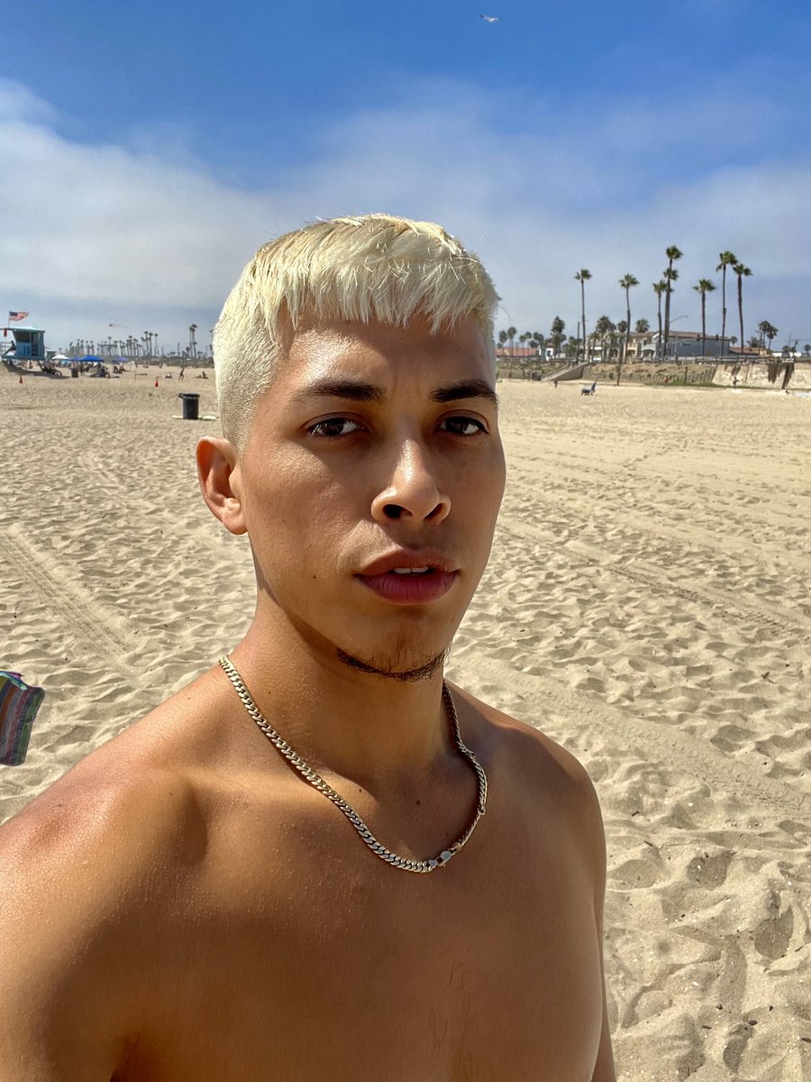 lospopperz's tweet photo. 🌴I heard blondes have more fun? ☀️ https://t.co/uGfRW6y0XQ