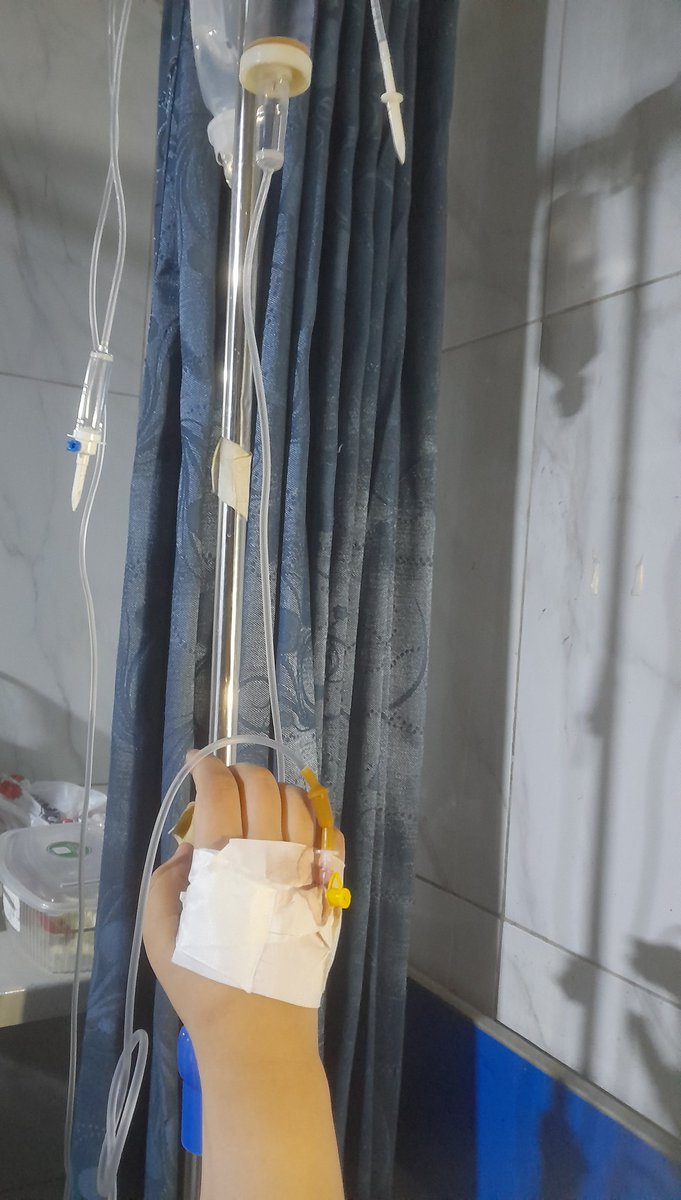 محتاجة دعواتكم أحبائي الغالين الله يحفظكم ويلبسكم ثوب الصحة والعافية بإذنه تعالى