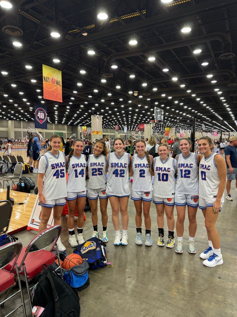 bridgetcarlin4's tweet photo. Saying goodbye to the best team for the last time. To SMAC Irish, thank you for being my second family ❤️ I could never be the player I am today without @Coach_O24 and my amazing teammates! I’m sad to see it go, but will always have my people @SMACBasketball #42out #togetheron3 https://t.co/6zvNLI4Fbk