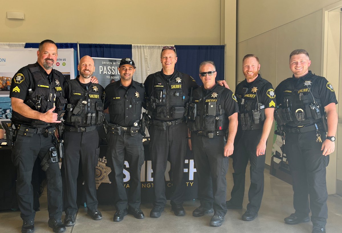 WCSOOregon's tweet photo. Deputies had a great time at the Washington County Fair over the weekend! If you're heading to the fairgrounds this week, don't hesitate to say hi ๐to our team - they'll be there as a safety resource. #BigFairFun https://t.co/KSsTJFIQWv
