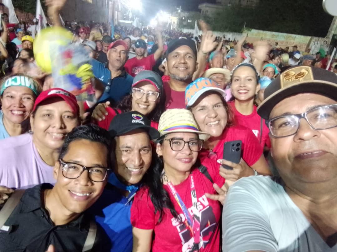 Extraordinaria demostración de amor del pueblo de Margarita al Presidente <a href="/NicolasMaduro/">Nicolás Maduro</a> rumbo a la Gran Victoria del #28Jul
Sin duda, Venceremos! 
#LaEsperanzaEstáEnLaCalle 
<a href="/PartidoPSUV/">PSUV</a> <a href="/PSUVNE_/">PSUV Nueva Esparta</a> <a href="/GnbGaranteDePaz/">Guardia Nacional Bolivariana</a> <a href="/Neo_EspartaC/">Comando NvaEsparta</a> <a href="/NoticiasMgta/">Noticias Margarita</a> <a href="/VTVcanal8/">VTV CANAL 8</a>