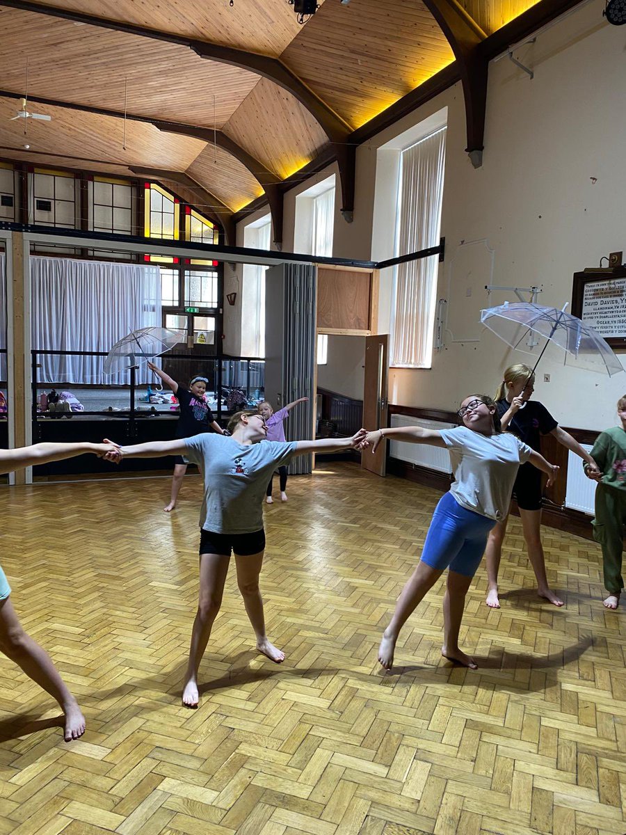 AfonDance's tweet photo. A great start to the Sunmer!   Day 1 of our dance project in Cwmparc done!! Lots of creativity and enthusiasm and looking forward to tomorrow. https://t.co/NeURDH3VCB