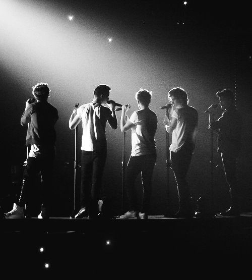 onedfess's tweet photo. [1D] HAPPY 14 YEARS ANNIVERSARY OF ONE DIRECTION 

DIRECTIONERS AYO REP PAKE HASTAG! 

https://t.co/vAaaAzbxrW