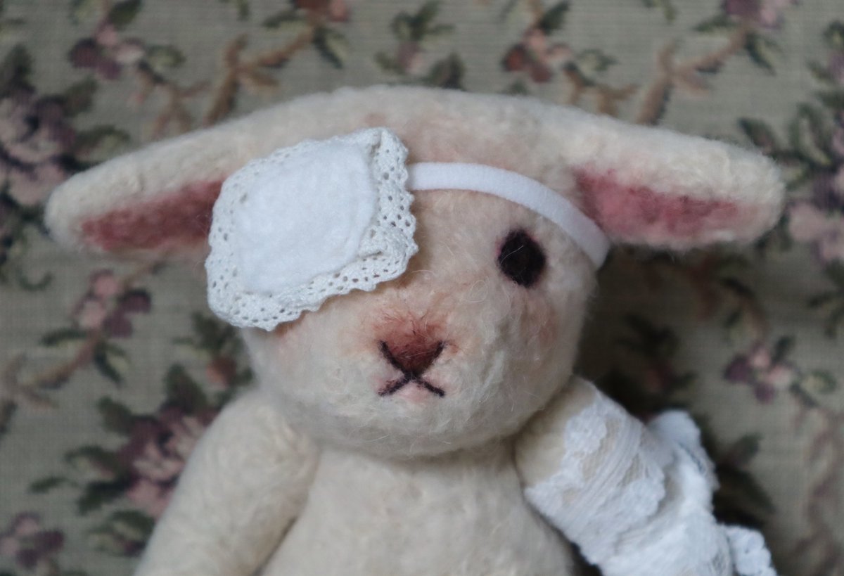 tinyapricottree's tweet photo. patched up lamby ꒰ᐢ. .ᐢ꒱ https://t.co/2MbqzJ12Gq