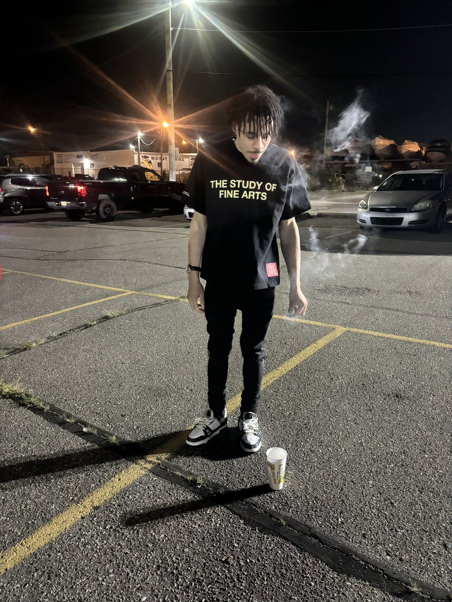 Detroit__Jayyy's tweet photo. Fuck em https://t.co/zA914w27WN