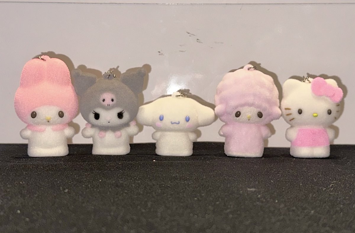 얘들아 오늘 내가 선물받은 개귀여운 키링들을 봐