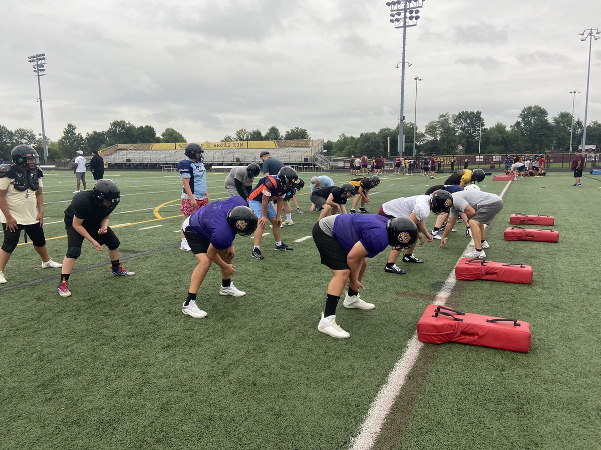 AYFL's tweet photo. Day 1 of AYFL’s annual linemen, linebacker and tight end camp was a success! Rest up and get ready for day 2!

#AYFL #NOVA #Loudoun #YouthFootball #Football #Ashburn https://t.co/fMv2n03nlm