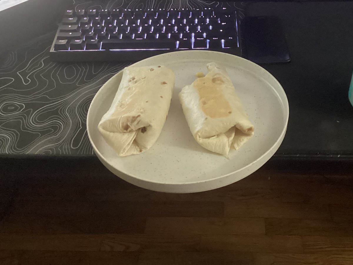 slowzerna's tweet photo. I’ll start stream after I’m done eating some breakfast burritos https://t.co/5xibXrpoBy