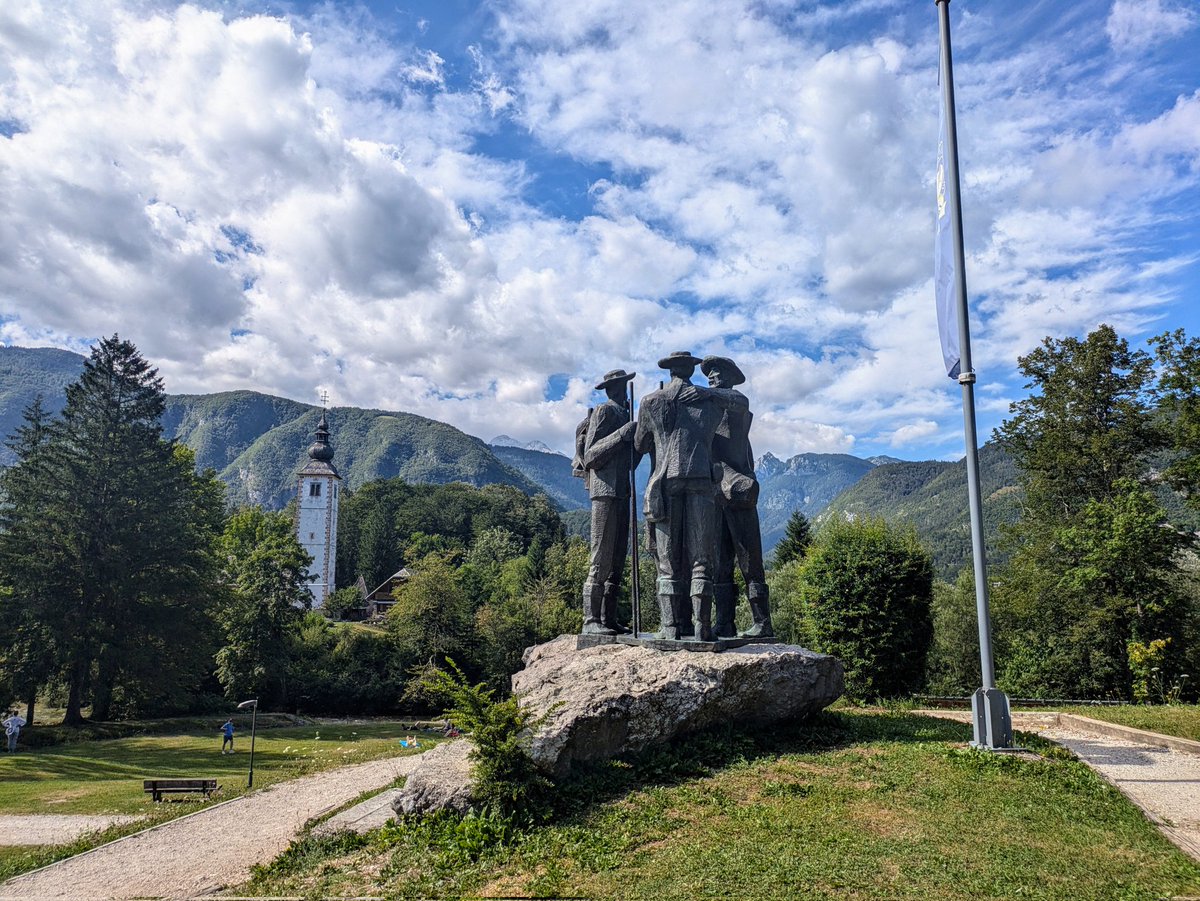 campervanfamfun's tweet photo. Sunny #LakeBohinj in the Triglav National Park. Slovenia is known as the "Sunny Side of the Alps", and is enchantingly written about in a book of the same name by Roy Clark. #ReadTourExplore #inspiringadventures #caravanandmotorhomeclub #literarytravels
@candmclub
@CW_Guild https://t.co/38PweSjBgh