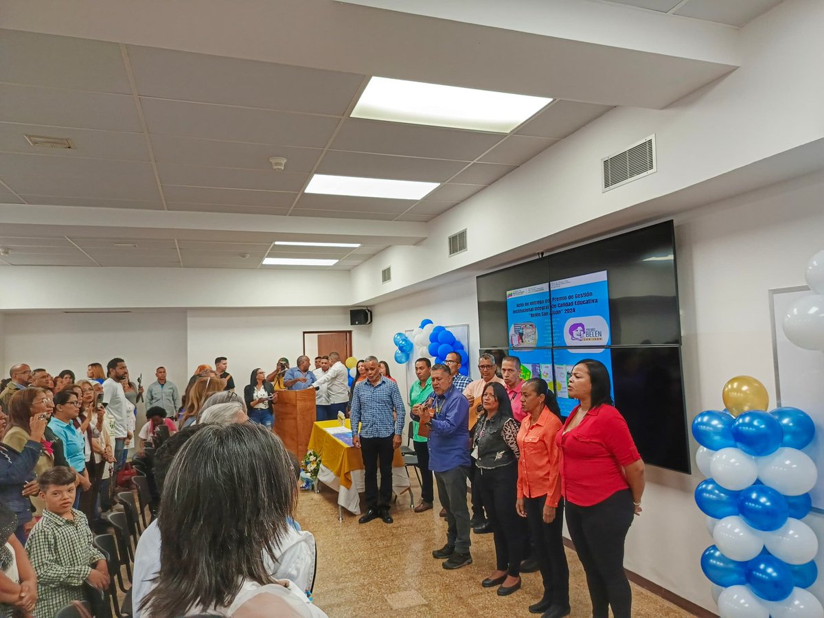 Edu_Caracas's tweet photo. ¡Celebramos la excelencia Educativa!

Con gran orgullo entregamos los certificados del Premio de Gestión Institucional Integral de Calidad Educativa Belén San Juan. Felicitamos a las 8 instituciones ganadoras.

#GenteDePaz
@_LaAvanzadora
@Gabrielasjr
@gracielamarilis https://t.co/d0HrYAEun8
