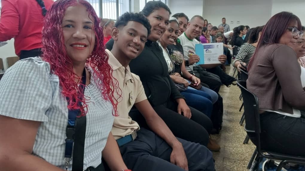 Edu_Caracas's tweet photo. ¡Celebramos la excelencia Educativa!

Con gran orgullo entregamos los certificados del Premio de Gestión Institucional Integral de Calidad Educativa Belén San Juan. Felicitamos a las 8 instituciones ganadoras.

#GenteDePaz
@_LaAvanzadora
@Gabrielasjr
@gracielamarilis https://t.co/d0HrYAEun8