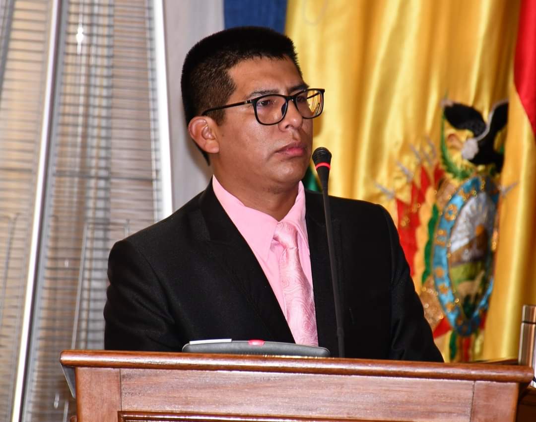 SenadoBolivia's tweet photo. 🏛️Postulante por Oruro - Tribunal Supremo de Justicia 
👨‍💻Nombre: Pita Romero Samuel Augusto 

#EleccionesJudiciales2024 #ExamenOral #EvaluaciónDeMéritos https://t.co/SLC11iITuh