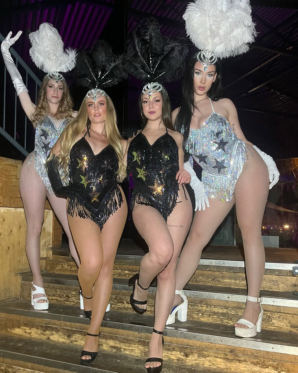 📷📷Dress to impress 📷📷
#EleganceAndGlamour #NightToRemember #dancers #amsterdam #entertainmentcompany