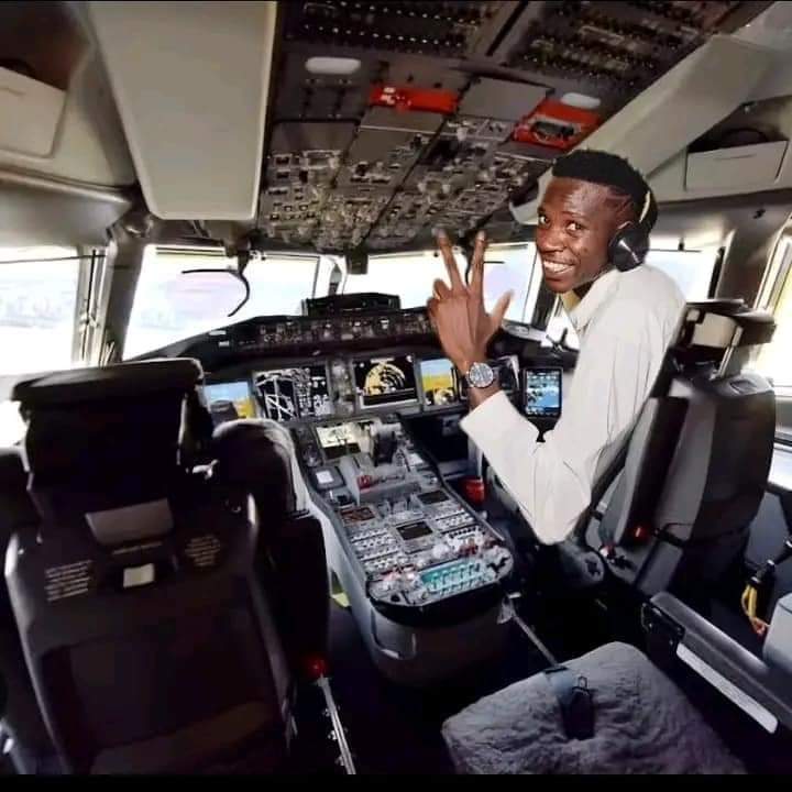 NiTeacher's tweet photo. Kesho
Maselfie nini nini.
#OccupyJKIA #EconomicShutDown #EnoughIsEnough Housing Levy Eric Omondi Mbadi Passaris Uganda Kesho New World Order https://t.co/8bslA8nG6P
