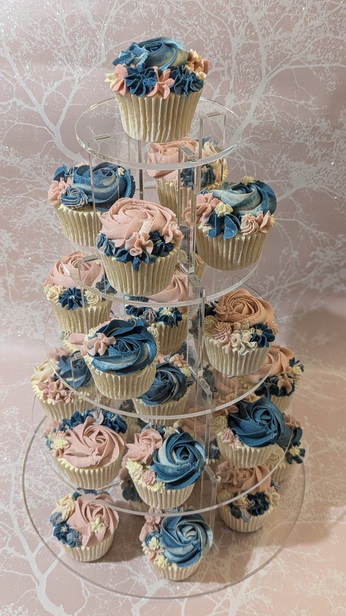 CakesByZozo's tweet photo. Wedding cupcakes in dusky pink and powder blue. I made all 30 cupcakes and I thought I can't just take a photo of them in a box, I need to see these on display! 

I really love this colour combination, too. I think I'll pipe all my cupcakes like this from now on. https://t.co/JSzl5ZcGtv