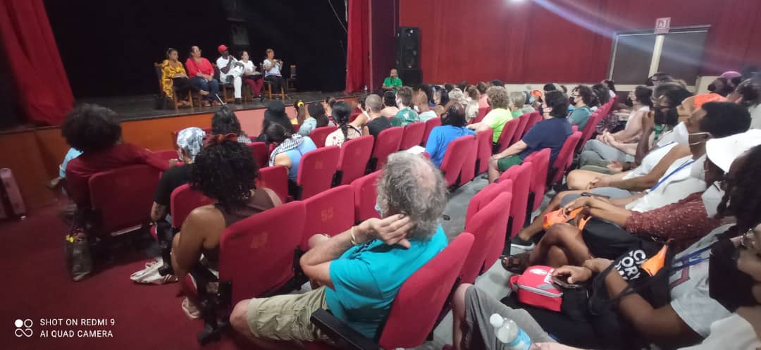 siempreconcuba's tweet photo. Intercambia la Brigada Venceremos @VB4Cuba con ACLIFIM, ANSOC, ANSI y profesores de Educación especial en Teatro Guiñol de Guantànamo.
#VB52Contingent
#LetCubaLive
#unblockcuba https://t.co/xcBdev87Vr