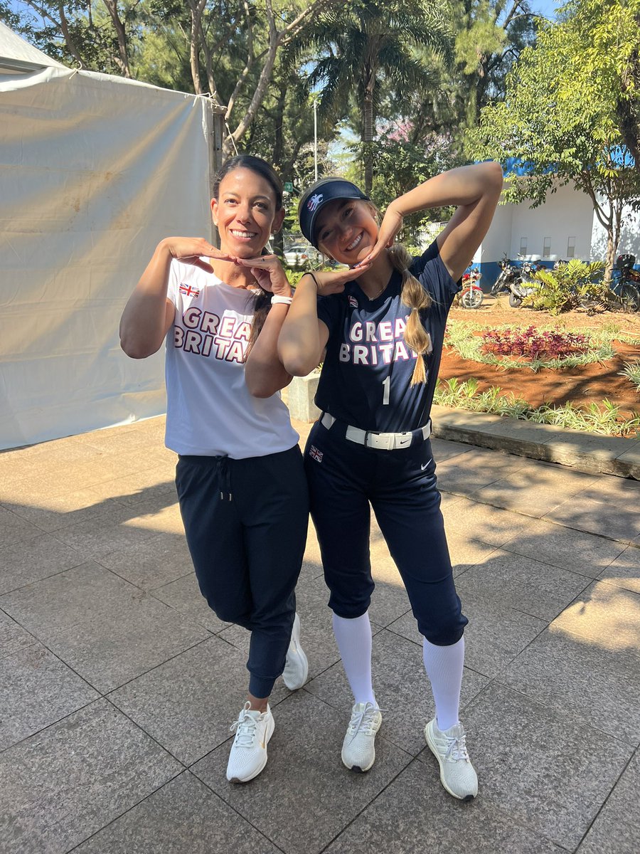 Day 1 in Brazil!! Had such an awesome media day and practice. Loving these girls so much already❤️🇬🇧 
<a href="/GBSoftballU18/">Great Britain Softball Women’s Junior Teams</a> 
<a href="/WBSC/">WBSC ⚾🥎</a>