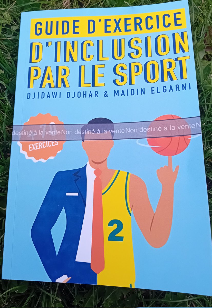 Roubpop's tweet photo. Le socio -sport 

Ce soir, Parkour59 - U.M Team a eu le plaisir d'accueillir dans ses locaux DJIDAWI DJOHAR et Maidin Elgarni pour la promotion de leur livre :
-Guide d'exercices, D' INCLUSION PAR LE SPORT - https://t.co/BXKONAyvqc
