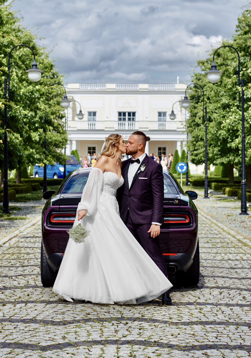 Fotomatart's tweet photo. Rocznica ślubu - zapraszamy  przyszłe Pary Młode do naszego studia #mosina #fotomatart #slub #paramloda #milosc #dukniaslubna #fryzura #palacjasminowy https://t.co/GIkVUoA3GL