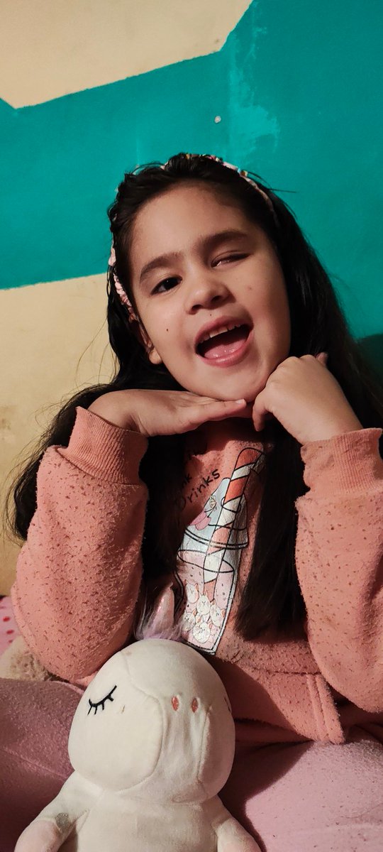 SolAracelyCant1's tweet photo. Vivir en Paraguay es vivir Muerto en vida😭
Es demasiado triste que tocó puertas por todos lados se sabe el caso de mi hija, se sabe el diagnóstico y que vamos a Brasil para su tratamiento ya que en Paraguay no hay más una posibilidad de vida para  Thais, y aun asi no me ayudan https://t.co/dTZuoeKwhn