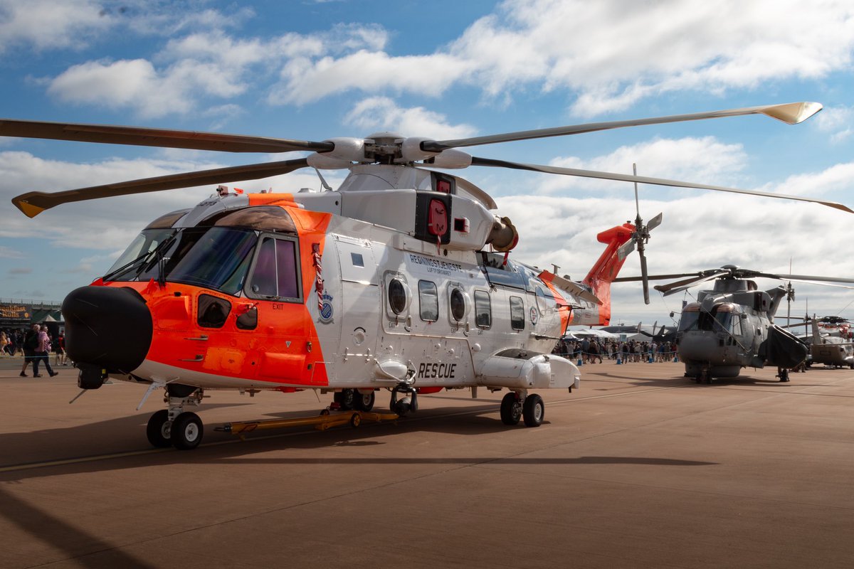 AW101CoUK's tweet photo. 2 #AW101’s featured in @airtattoo’s @NATO 75th anniversary celebrations. A Mk.612 SAR Queen from @Luftforsvaret and a Merlin HM2 “bagger” from @820NAS @RNASCuldrose
#AW101 #EH101 #MerlinMonday #RIAT24 #avgeek #MerlinHelicopter https://t.co/DxmDtCNpXw