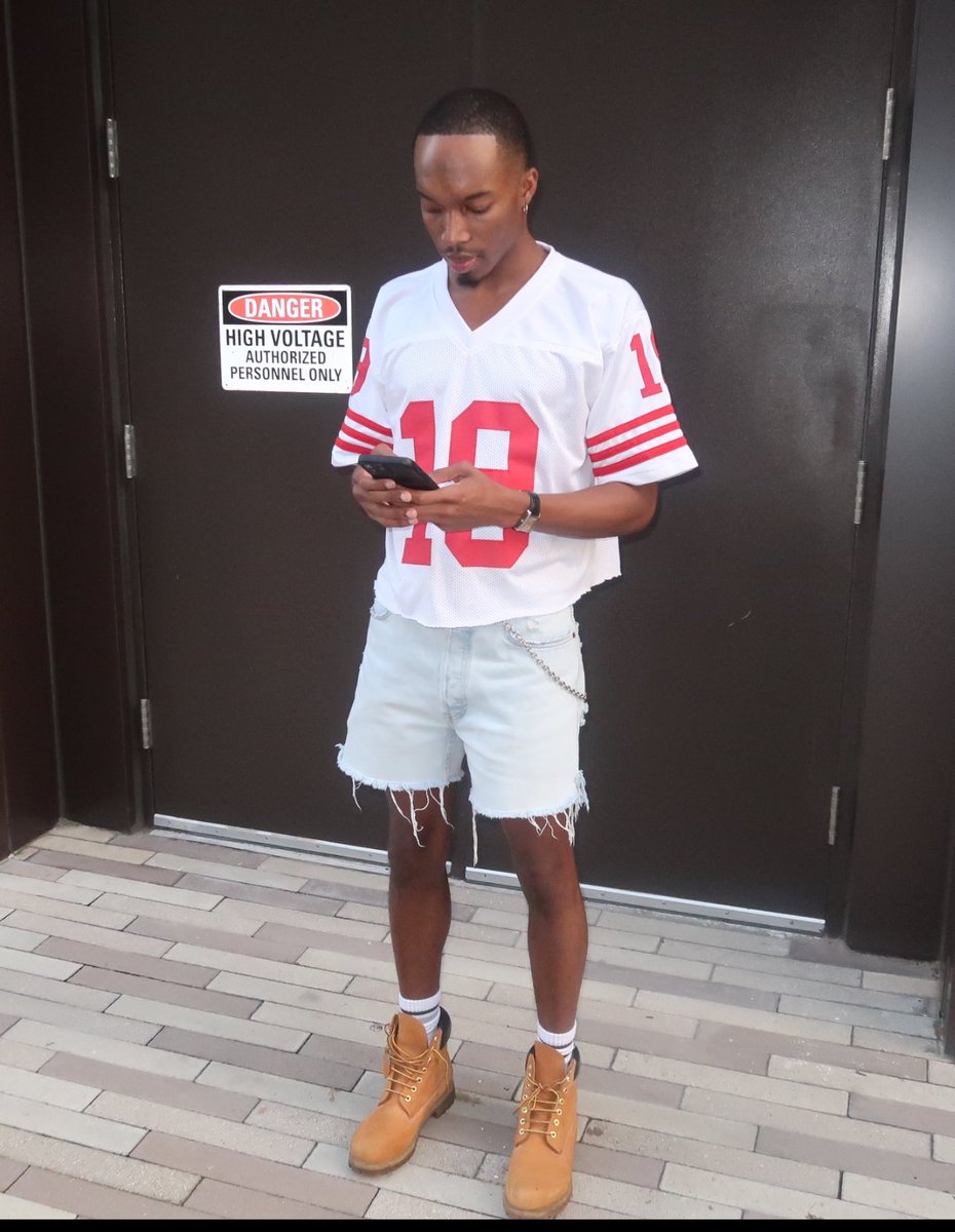 I’m a 90’s baby I’m a gangster bitch