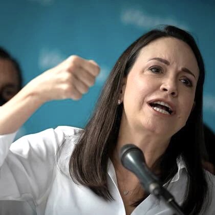 IRamonet's tweet photo. Juan Carlos Monedero: « Si te dan miedo Abascal, Le Pen y Bolsonaro, y no te da miedo la ultraderecha venezolana, te están queriendo engañar. María Corina Machado va incluso más lejos que Milei…Cuidado! » https://t.co/dXK915ej8g