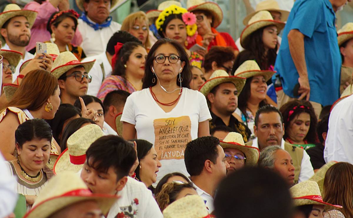 🔴 En plena Guelaguetza, la cineasta Ángeles Cruz exige al gobernador de #Oaxaca, Salomón Jara (Morena), atender violencia contra San Miguel El Grande

📸 Edwin Hernández EL UNIVERSAL  

oaxaca.eluniversal.com.mx/estatal/en-ple…