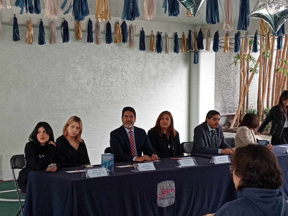 ColegioCLAM's tweet photo. Presentación del proyecto libélula, gracias a los participantes y a la profesora Ana Teresa por apoyar  y fomentar la lectura.
#BachilleratoSep https://t.co/3Li0zYPZo1