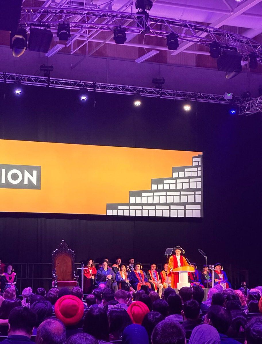 Last week was graduation week at the University of East Anglia. Congratulations to all the graduating students 🎉

There’s me on the stage wearing the University of Auckland 🇳🇿colours in the UK 🇬🇧 Can you see me? 🤓