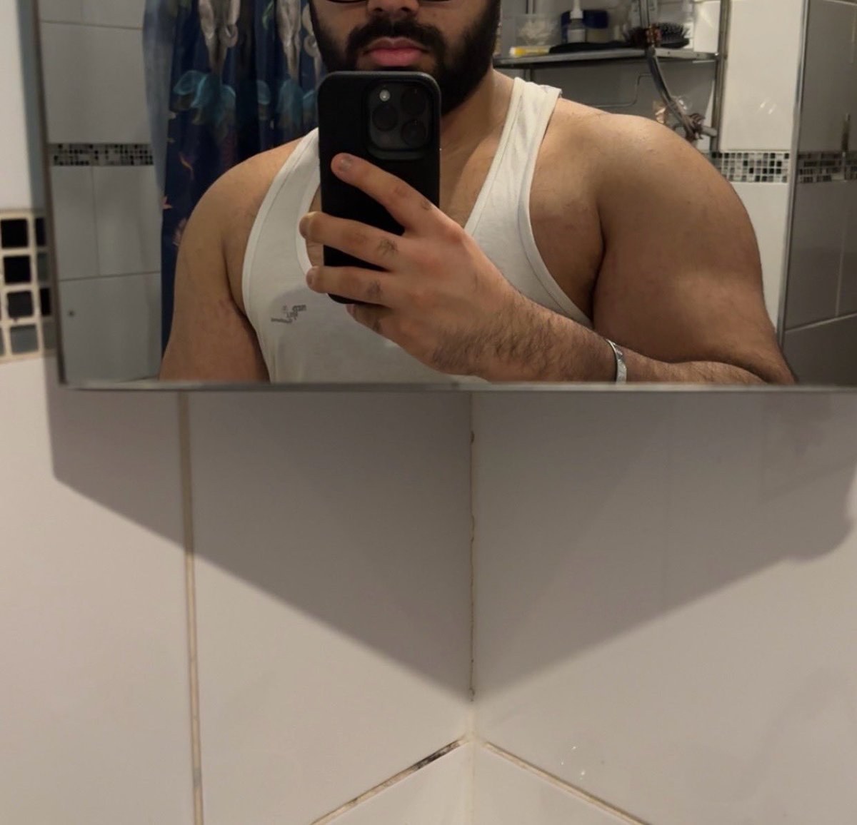 NSC_04_'s tweet photo. About Me: 
(nsfw, nsfw account)
Call me Nav
-19 He/Him
-Bisexual/Open to anything !!
-Horny 24/7 
-Gamer, Gym/Money Obsessed 
-Single
-DMs open

If ur curious to see how i look all u gotta do is ASK

Like nd RT to be mutuals 😊 https://t.co/lurNdVpRjQ