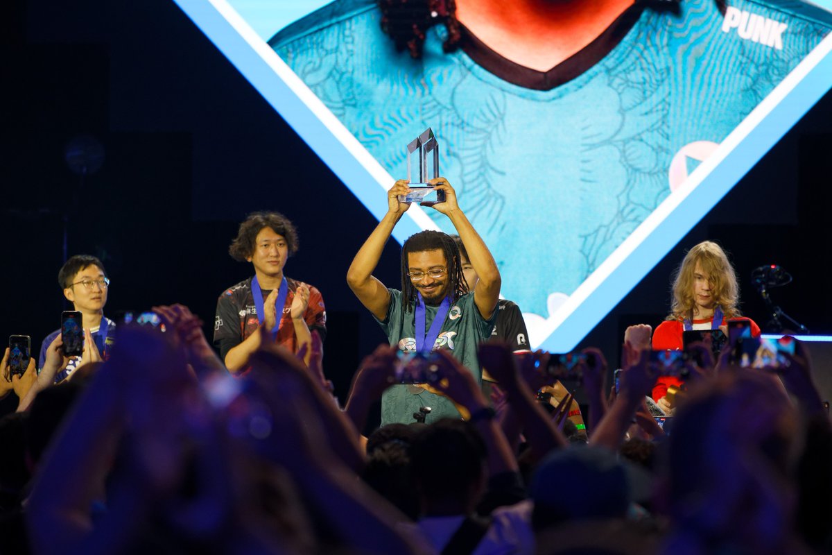 The #evo2024 finals for Street Fighter 6 were incredible.  Congratulations to @punkdagod for a well deserved win!!