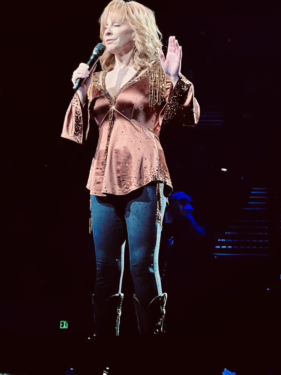 Fancyreba1's tweet image. #RebaInConcert Tour