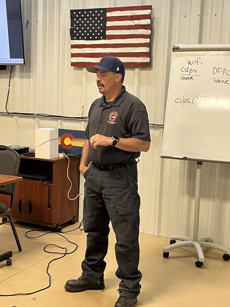 coem_SLVFM's tweet photo. DFPC Region 32 Battalion Chief Matt Nolting presenting at the bi-monthly SLV Emergency Management Meeting #SLVFirstTeam #DFPC #DHSEM. https://t.co/qB30qXS3DG